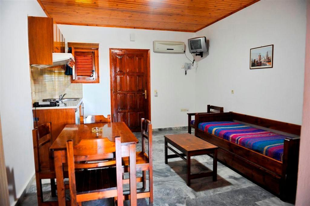 Ilena Hotel Acharavi  Rum bild