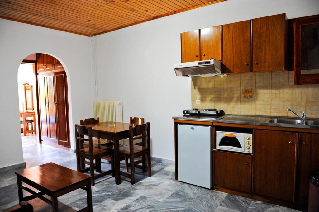 Ilena Hotel Acharavi  Rum bild